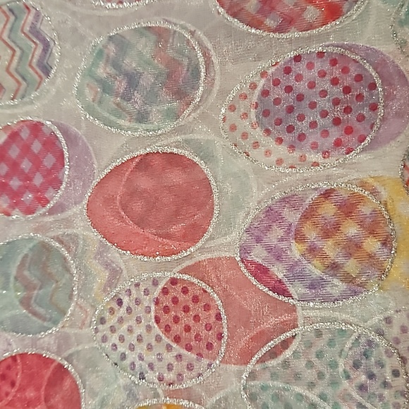 2 pieces of Easter eggs seasonal fabric for flat lays backdrops DIY - Picture 8 of 8